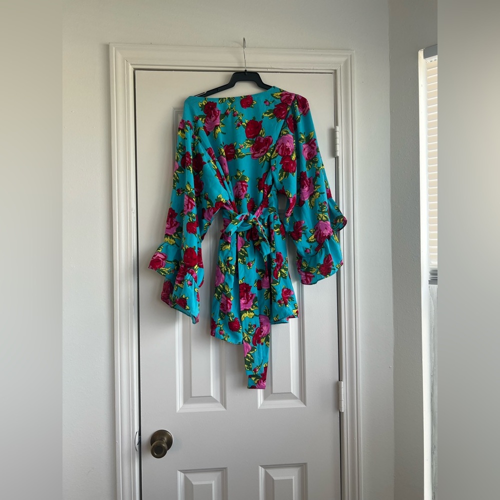 Betsey Johnson Dolman Sleeve Rose Floral - Picture 2 of 5